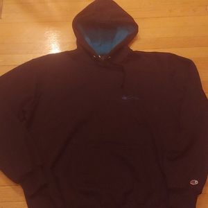 Champion hooded sweatshirt w front pocket